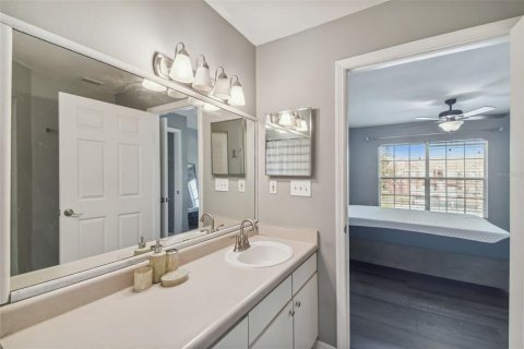 Condo in Tampa, Florida, 2 bedrooms № 2201744 - photo 23