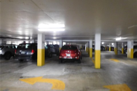 Condominio en alquiler en Miami Beach, Florida, 71.53 m2 № 2047493 - foto 24