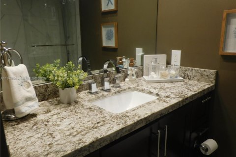 Condominio en alquiler en Miami Beach, Florida, 71.53 m2 № 2047493 - foto 15