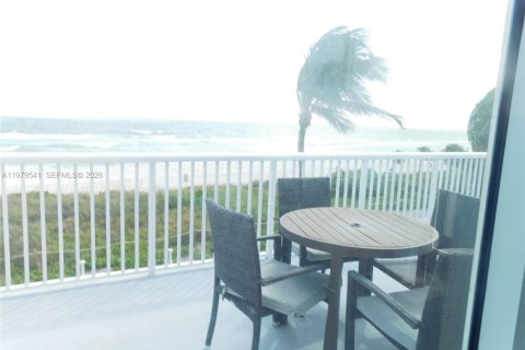 Condominio en alquiler en Miami Beach, Florida, 71.53 m2 № 2047493 - foto 25