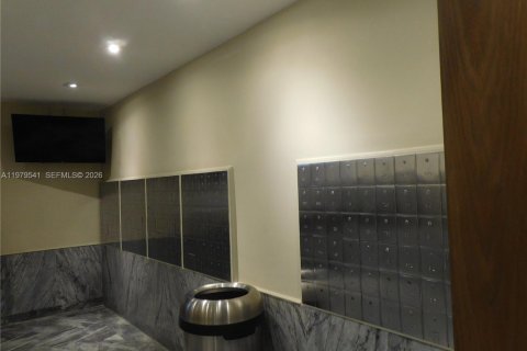 Condominio en alquiler en Miami Beach, Florida, 71.53 m2 № 2047493 - foto 21