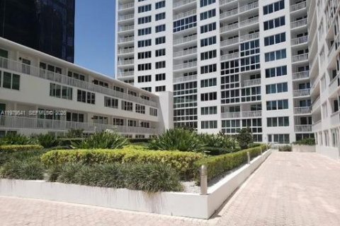 Condominio en alquiler en Miami Beach, Florida, 71.53 m2 № 2047493 - foto 22