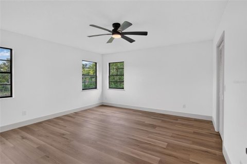House in Longwood, Florida 4 bedrooms, 199.65 sq.m. № 2395822 - photo 18