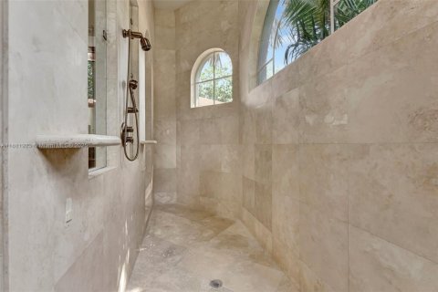 Снять в аренду виллу или дом в Дейви, Флорида 6 спален, 394.46м2, № 1977815 - фото 28