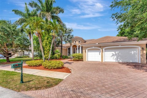 Снять в аренду виллу или дом в Дейви, Флорида 6 спален, 394.46м2, № 1977815 - фото 2