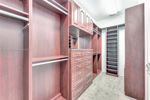 Снять в аренду виллу или дом в Дейви, Флорида 6 спален, 394.46м2, № 1977815 - фото 24