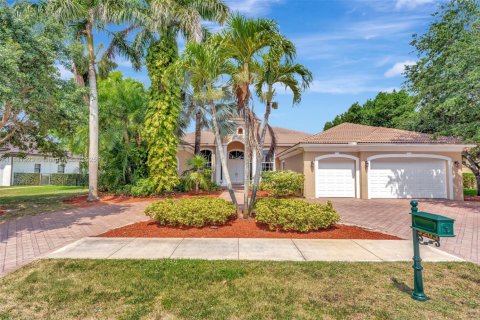 Снять в аренду виллу или дом в Дейви, Флорида 6 спален, 394.46м2, № 1977815 - фото 3