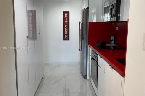 Copropriété à vendre à Sunny Isles Beach, Floride: 1 chambre, 38.09 m2 № 1814263 - photo 4