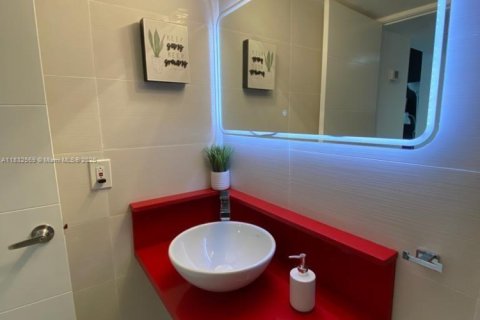 Copropriété à vendre à Sunny Isles Beach, Floride: 1 chambre, 38.09 m2 № 1814263 - photo 10