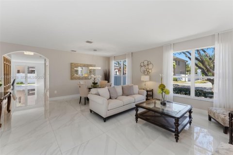 Villa ou maison à vendre à Miami, Floride: 4 chambres, 278.71 m2 № 2040206 - photo 11