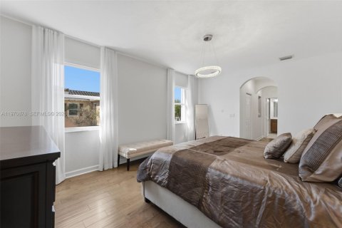 Villa ou maison à vendre à Miami, Floride: 4 chambres, 278.71 m2 № 2040206 - photo 25