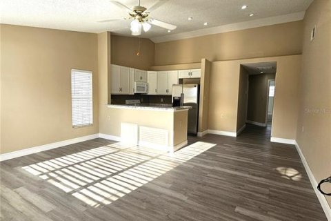 House in Orlando, Florida 3 bedrooms, 97.55 sq.m. № 1736983 - photo 4