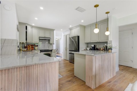 Casa en venta en Pembroke Pines, Florida, 4 dormitorios, 236.53 m2 № 1830113 - foto 8
