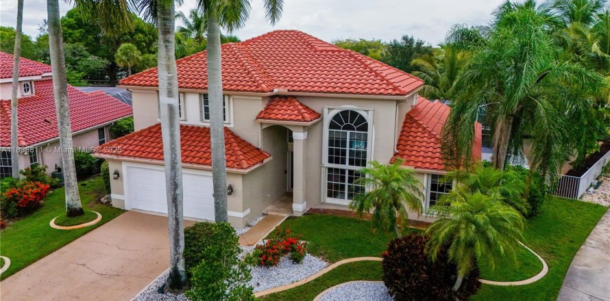 Casa en Pembroke Pines, Florida 4 dormitorios, 236.53 m2 № 1830113