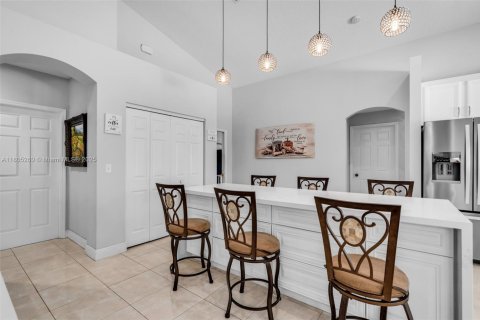 House in Palm Beach Gardens, Florida 5 bedrooms, 309.27 sq.m. № 1865531 - photo 10