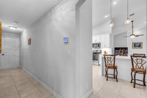 House in Palm Beach Gardens, Florida 5 bedrooms, 309.27 sq.m. № 1865531 - photo 30