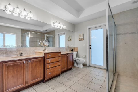 House in Palm Beach Gardens, Florida 5 bedrooms, 309.27 sq.m. № 1865531 - photo 27