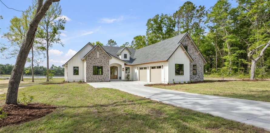 House in Lake City, Florida 4 bedrooms, 278.99 sq.m. № 1652078