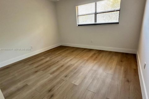 Снять в аренду виллу или дом в Майами, Флорида 3 спальни, 175.59м2, № 2033123 - фото 12