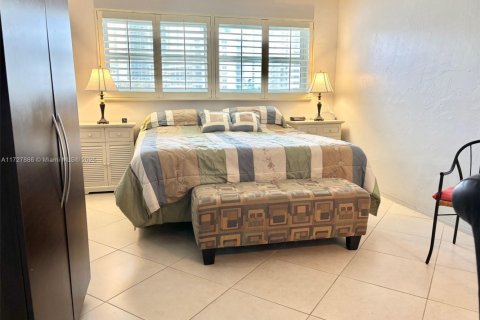Condominio en venta en Hallandale Beach, Florida, 1 dormitorio, 82.68 m2 № 1940113 - foto 20