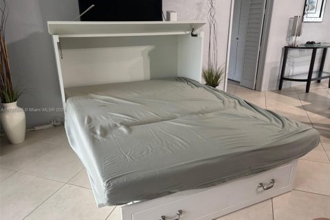 Condominio en venta en Hallandale Beach, Florida, 1 dormitorio, 82.68 m2 № 1940113 - foto 14
