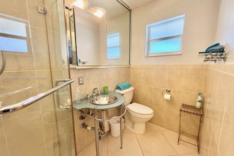 Condominio en venta en Hallandale Beach, Florida, 1 dormitorio, 82.68 m2 № 1940113 - foto 30