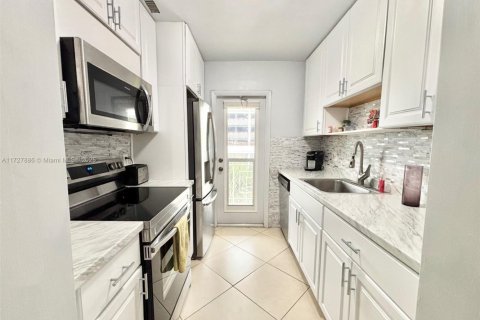 Condominio en venta en Hallandale Beach, Florida, 1 dormitorio, 82.68 m2 № 1940113 - foto 5