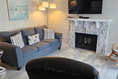 Condo in Madeira Beach, Florida, 1 bedroom  № 2097661 - photo 2
