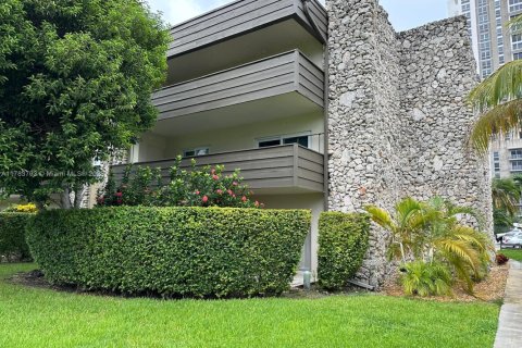 Condo in Miami, Florida, 2 bedrooms № 2037557