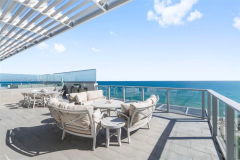 Condo in Fort Lauderdale, Florida, 4 bedrooms  № 2054096 - photo 2