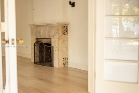 Купить виллу или дом в Корал-Гейблс, Флорида 3 спальни, 139.54м2, № 2027680 - фото 24