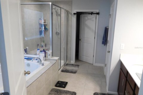 House in Mount Dora, Florida 4 bedrooms, 253.34 sq.m. № 1791361 - photo 11