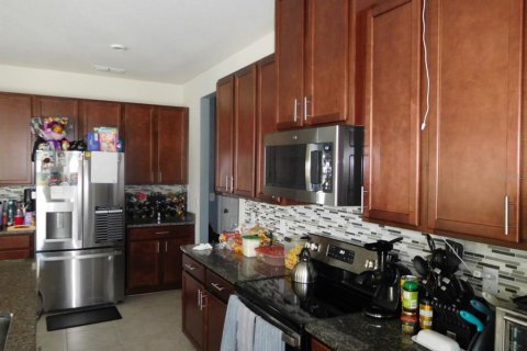 House in Mount Dora, Florida 4 bedrooms, 253.34 sq.m. № 1791361 - photo 4