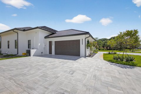 Купить виллу или дом в Палм-Бич-Гарденс, Флорида 8 комнат, 342.72м2, № 2083242 - фото 9