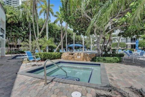 Condominio en alquiler en Aventura, Florida, 2 dormitorios, 106.84 m2 № 1953682 - foto 23