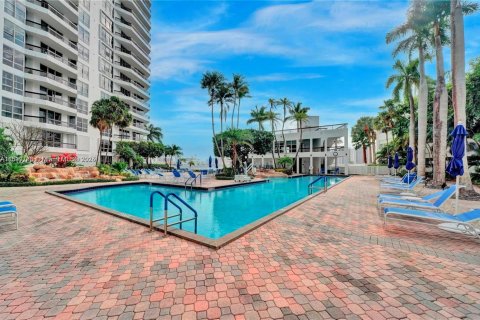 Condominio en alquiler en Aventura, Florida, 2 dormitorios, 106.84 m2 № 1953682 - foto 22
