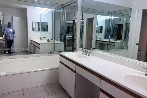 Condominio en alquiler en Aventura, Florida, 2 dormitorios, 106.84 m2 № 1953682 - foto 6