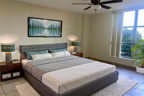 Condominio en alquiler en Aventura, Florida, 2 dormitorios, 106.84 m2 № 1953682 - foto 4