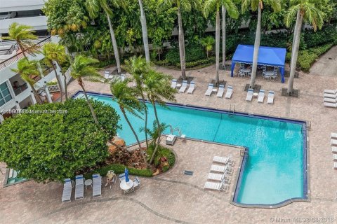 Condominio en alquiler en Aventura, Florida, 2 dormitorios, 106.84 m2 № 1953682 - foto 18