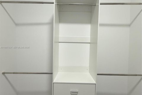 Townhouse in LANDMARK in Doral, Florida 4 bedrooms, 169.64 sq.m. № 2047797 - photo 20