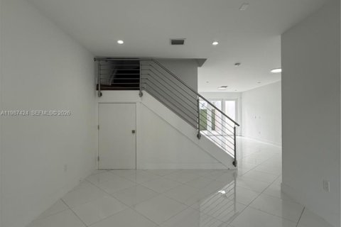 Townhouse in LANDMARK in Doral, Florida 4 bedrooms, 169.64 sq.m. № 2047797 - photo 2