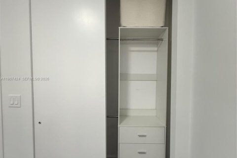 Townhouse in LANDMARK in Doral, Florida 4 bedrooms, 169.64 sq.m. № 2047797 - photo 5