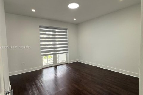 Townhouse in LANDMARK in Doral, Florida 4 bedrooms, 169.64 sq.m. № 2047797 - photo 19