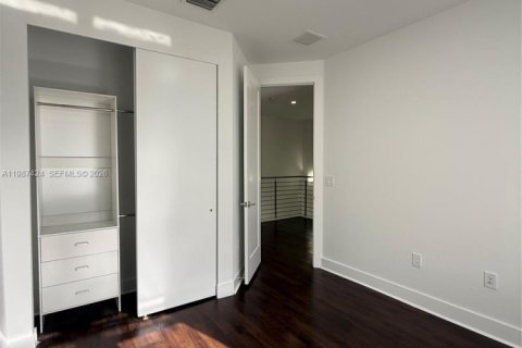 Townhouse in LANDMARK in Doral, Florida 4 bedrooms, 169.64 sq.m. № 2047797 - photo 14