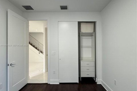 Townhouse in LANDMARK in Doral, Florida 4 bedrooms, 169.64 sq.m. № 2047797 - photo 3