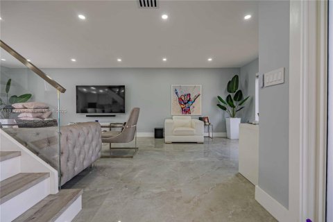 Купить виллу или дом в Майами-Гарденс, Флорида 3 спальни, 141.21м2, № 1973463 - фото 4