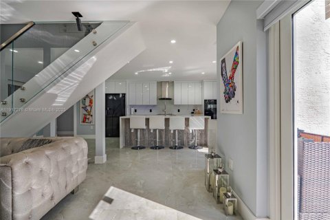Купить виллу или дом в Майами-Гарденс, Флорида 3 спальни, 141.21м2, № 1973463 - фото 12