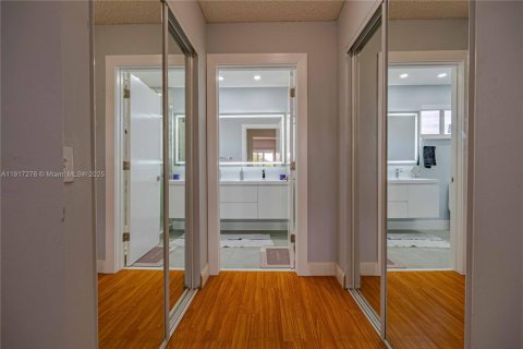 Купить виллу или дом в Майами-Гарденс, Флорида 3 спальни, 141.21м2, № 1973463 - фото 30