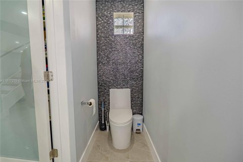 Купить виллу или дом в Майами-Гарденс, Флорида 3 спальни, 141.21м2, № 1973463 - фото 18