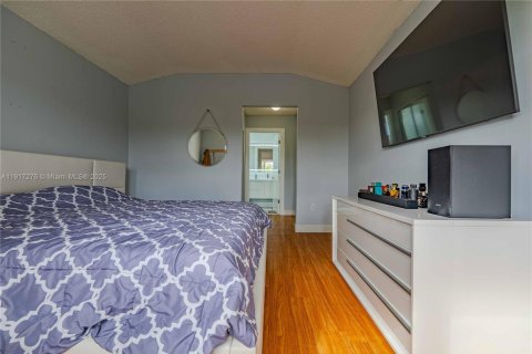 Купить виллу или дом в Майами-Гарденс, Флорида 3 спальни, 141.21м2, № 1973463 - фото 28